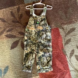 John Deere mossy oak overalls like new 2T